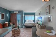 Direct Ocean Front Studio with Endless Views Palace Resort 302