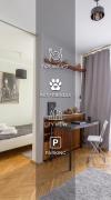 Urban Chic - Cozy One-Bedroom in Warsaws Vibrant Center, Żelazna Street