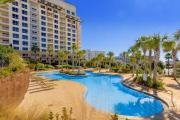 Cozy coastal condo withlots of space shared pool and beach access