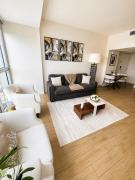 Luxury Skyline Apartment- Resort-Style Pool , Gym & Game Room
