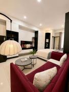 Burgundy House I The Tresor D4 - Modern Cozy Escape