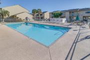 Luxurious Townhouse Close to Private Beach Pools Mini-Golf - Snowbirds Welcome