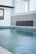 Deluxe 77 On Independence Apartments