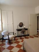 Top Chiavari