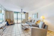 Lovely Condo in Beachfront Resort with Shared Hot Tub & Pool Central AC Free WiFi