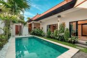 Private pool Villa Canggu -10min walk to Berawa Beach