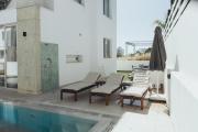 Top Paralimni