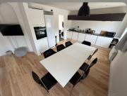 24 h chek in big house