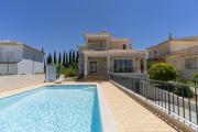 #416 Spacious Villa Private Pool, BBQ & Parking