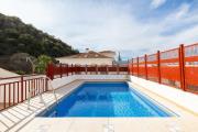 Central apartment with pool