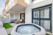 Modern Stay with Private Jacuzzi