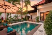 Modern 2BR Private pool villa Berawa-Walk to Beach