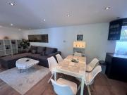 Juicy Private Apartments with Jacuzzi
