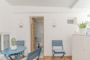 #414 Central Apartment Walk to the Beach