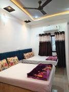 Top Ellora