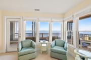 Top Manteo