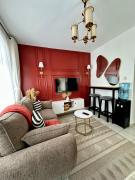 Ngong Road Studio, Racecourse Gardens with Free parking, Netflix &Pool, Pearl1 Luxury bnbs