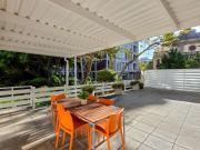 St Martini Gardens Garden Apartment & Pool