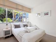 St Martini Gardens Garden Apartment & Pool