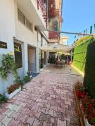 Elvi Apartments