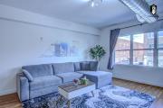 NEW Modern Spacious Loft in Downtown with free parking