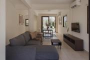 Top Paralimni