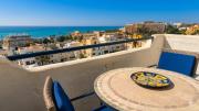 Vistas al mar, balcon, piscina y a 2min de la playa