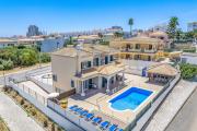 Villa Carvalho by Villa Plus