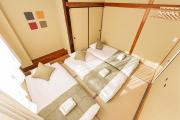 1-minute walk to Keikyu Zasshiki StationQuiet residential neighborhoodRight next to a large shopping arcade14-minute direct access to Haneda Airport