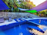 Floating Kingdom Waterpark - Rock Villa