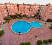 Appart piscine, parking privé, idéal aux familles