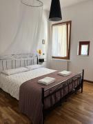 Alessandras Cozy Venice- Quiet Double Room & Private Bathroom with sharing kitchen