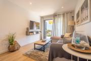 Refurbished apartment calella de pal. beach 250mts