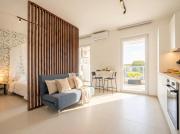 Dimora Venera-Modern Comfort with Private Parking