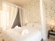 Dimora Venera-Modern Comfort with Private Parking