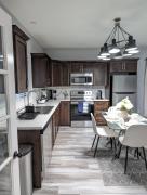 Bright & Spacious 2-BDR apt in Kenmount
