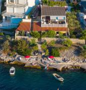 Apartments Bose Kanica on the sea