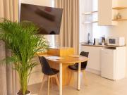 Double Market Apartment with Jacuzzi