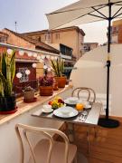 Apartment with private Terrace, Kingsize Bed, Highspeed-Wifi & AC
