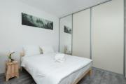 Dembowskiego Standard Apartment by BookingHost