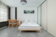 Dembowskiego Standard Apartment by BookingHost