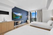 1905 Hotel Style Studio with Balcony and Pool in Downtown Miami