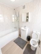#186 Spacious Home for Work & Leisure - Sleeps 4-5