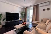 Cool, Modern and Snug 3BR Apartment Peachy Stays