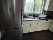 Peaceful Master bedroom 20 min drive from airport