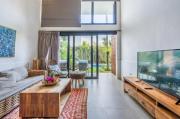 Sasya Loft - Cozy & Modern in Seminyak with Pool and Kitchen