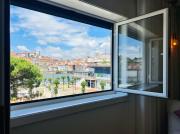 Spacious Modern & Stylish Flat by HostWise