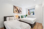 Coulsdon Executive Penthouse 2 Bed with Balcony