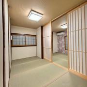 Mizuki 5-minute walk from Tsuruhashi Station Detached house Japanese-style room with tatami mats Maximum 5 people Namba 6 minutes, Tennoji 6 minutes Kansai Airport Nara JR, Kintetsu, Sennichimae