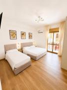 ZAGARA -Intero Appartamento 3 Camere con 3 Bagni - Aria Condizionata - Centro No ZTL - Entire Apartment - 3 Ensuite Bedrooms with AC - City Centre No LTZ